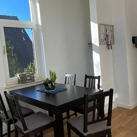 Charmante Altbauwohnung An Der Kesselschleuse 2 Apartment Emden