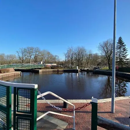 Charmante Altbauwohnung An Der Kesselschleuse 2