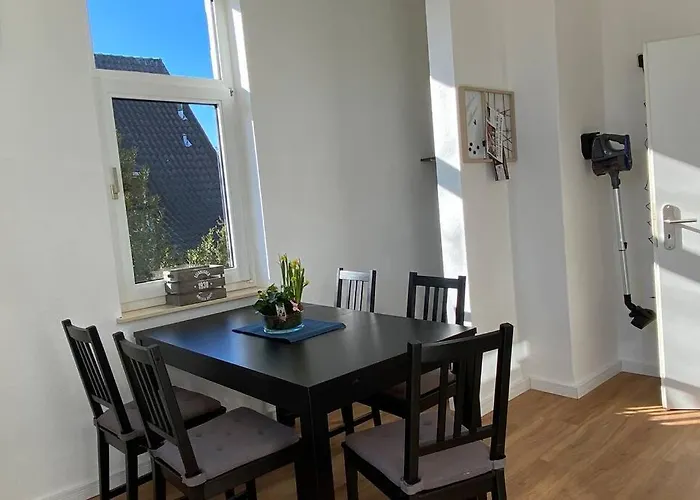 Charmante Altbauwohnung An Der Kesselschleuse 2 Daire Emden