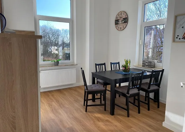 Charmante Altbauwohnung An Der Kesselschleuse 2 *